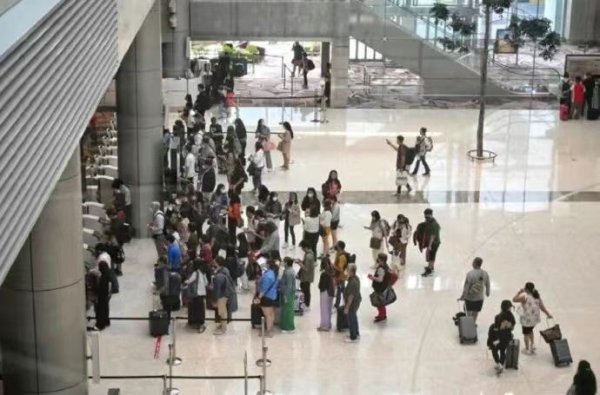 大财配资 中国男子在新加坡被逮捕！向公职人员吐口水，被判8周监禁